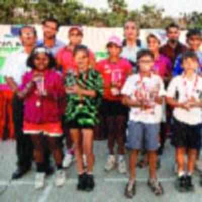 Grand turnout marks DY Patil tennis event