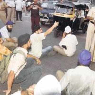 Dera Saccha leader's bodyguard fires at Sikh protestors, 1 killed