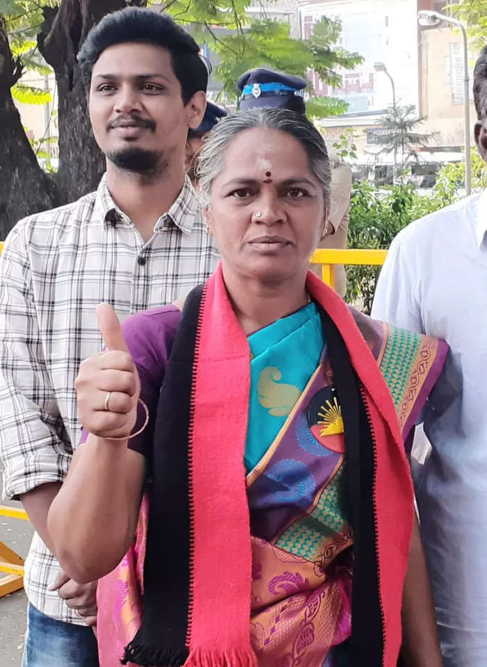 DMK candidate T Amudha Davamani wins in 70th ward of Madurai Corporation
