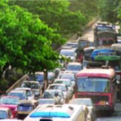 Faulty design during concretisation leads to traffic snarls on link road