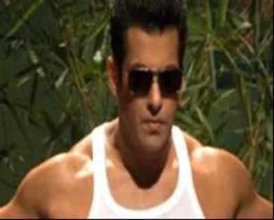 Salman Khan moves Mental closer to Ram Leela
