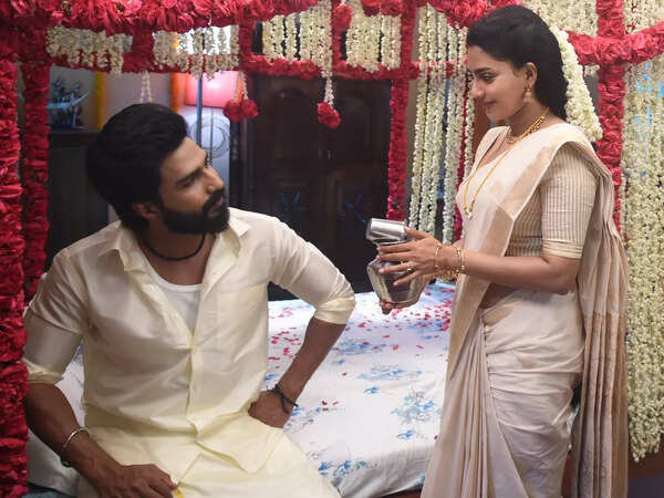 Shoot at Site: Vishnu, Aishwarya shoot for a fun first-night scene