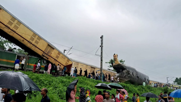Villagers postpone Eid-ul-Zuha celebration, jump into rescue operation