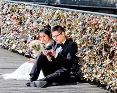 Love locks weighing down Paris bridge to be removed