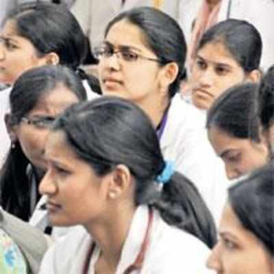 Junior doctors defy AP High Court order