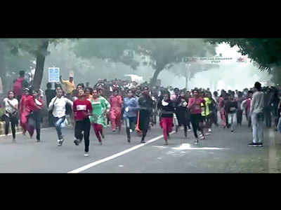 In Delhi’s toxic air, kids made to run marathon