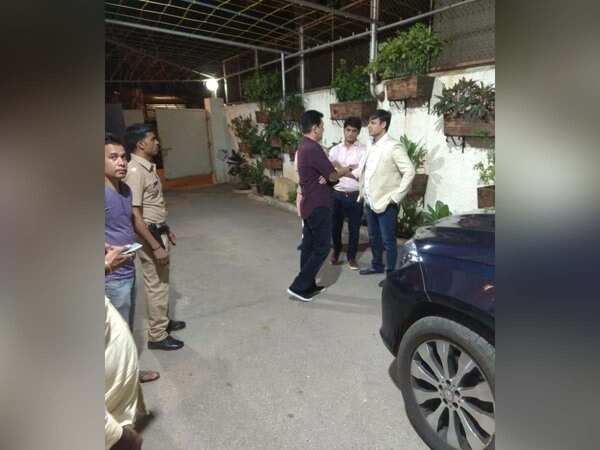 Security beefed up for Vivek Oberoi as the actor received death threats, details inside!