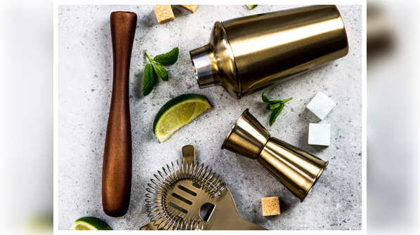 The story behind why drinks are measured in Pegs?