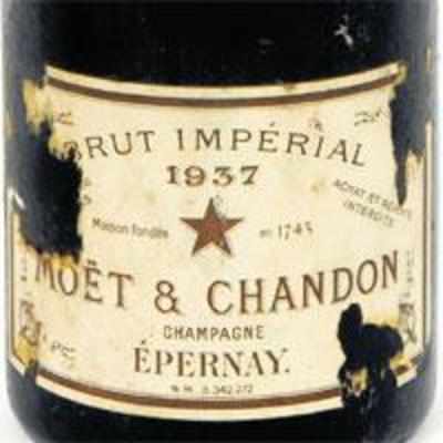 Hitler's bubbly sells for Rs 1.15 lakh