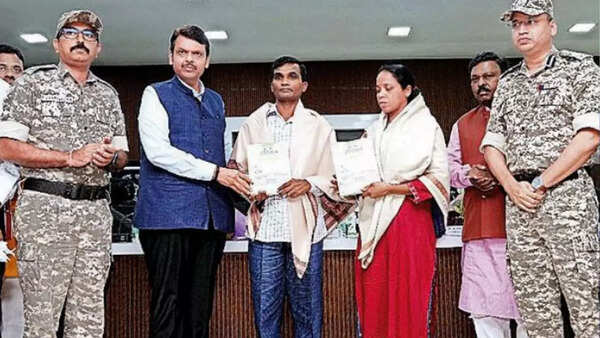 Top Gadchiroli Maoist couple with 220 offences surrenders