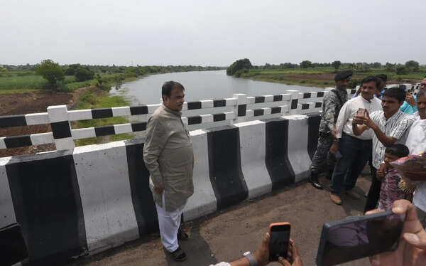 Palkhi route will be ready by year-end, says Gadkari after inspecting work progress by pvt bus in line with PM’s austerity appeal