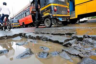 BMC shortlists 5 companies to fix potholes