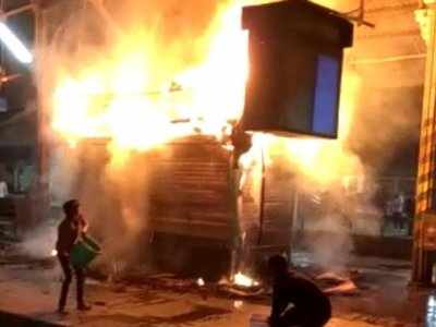 Fire erupts at Bandra railway station food stall, no casualties
