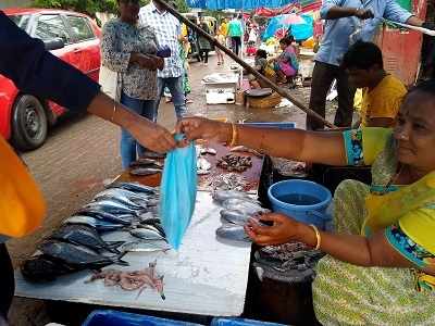 Maharashtra plastic ban threatens meat vendors, vegetable sellers and small retailers in Mumbai