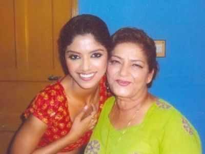 Sayantani Ghosh remembers Saroj Khan: Those Rs 100 notes signed by you as a blessing are precious