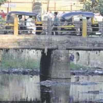 Flooding will ease at Kandivli, till then cope with congested roads
