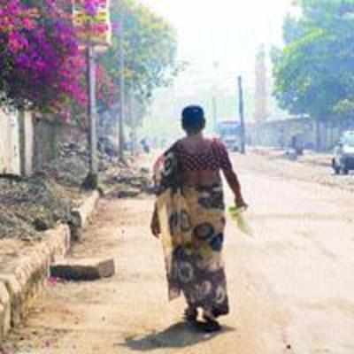 debris dumping on airoli footpath