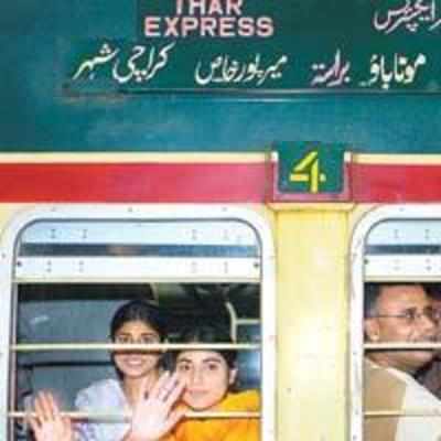 Thar Express reaches Pak