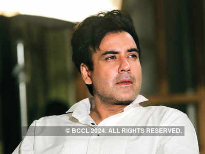Karan Oberoi files complaint against investigating officer, accuses him of favouring complainant