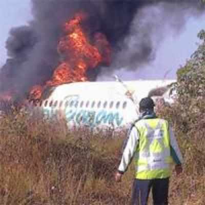 2 dead in Myanmar plane crash