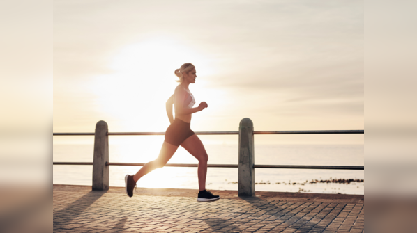 ​How does running daily benefit the human body?