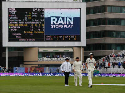 India vs England 1st Test Live Score, Day 2: Bad light stops play after Anderson mayhem