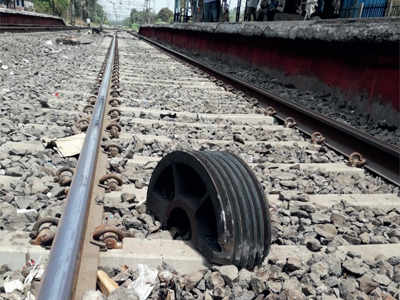 AC part falls off train near Datawali