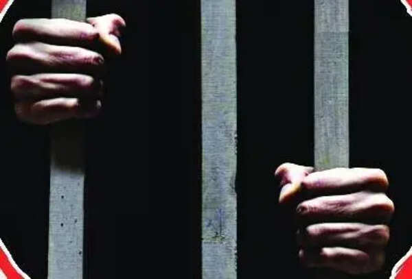 Now, maroon T-shirt and shorts uniform for accused in central lockups in Mumbai