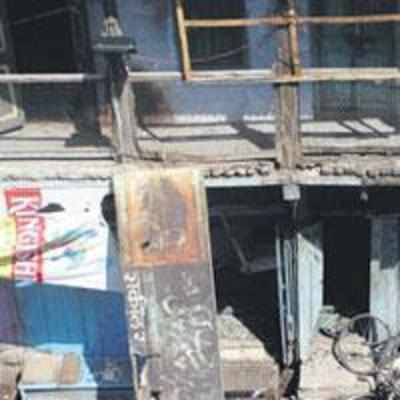 Purohit questioned by CBI on '˜06 blasts in Malegaon