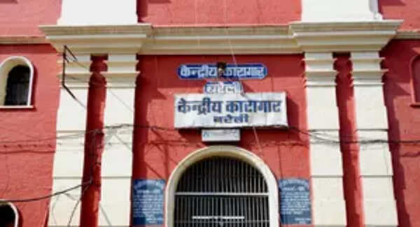'I am in heaven, enjoying it': Murder accused streams live video from UP jail