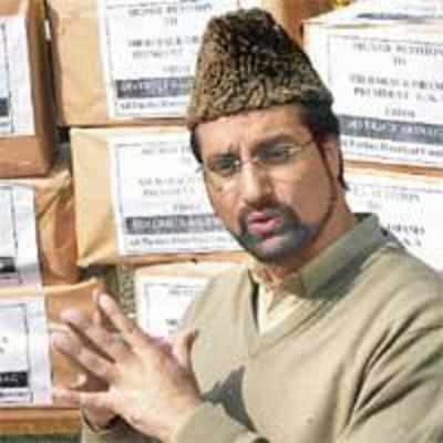 US should intervene to solve J&K row: Mirwaiz