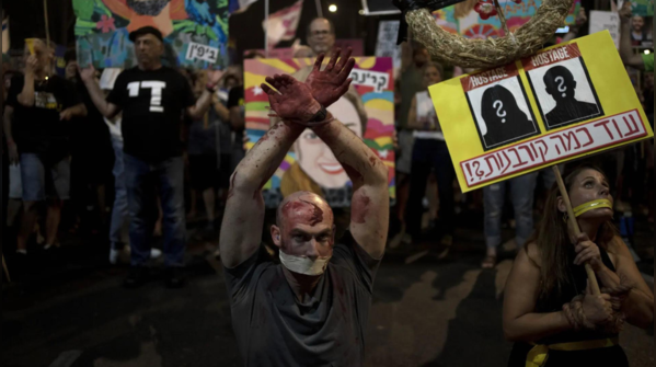 Staged hostage protest