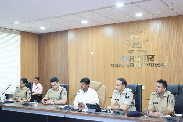 Admin launches crackdown on illegal boat operations