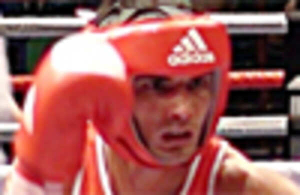 Jai Bhagwan's right floors Nauru boxer