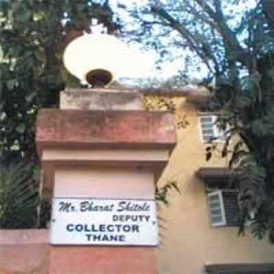 Thane deputy collector makes light of load-shedding