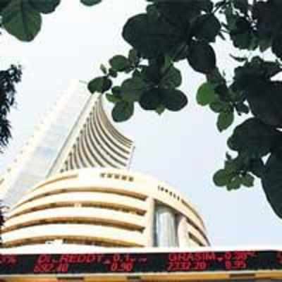 Markets fall further on global cues
