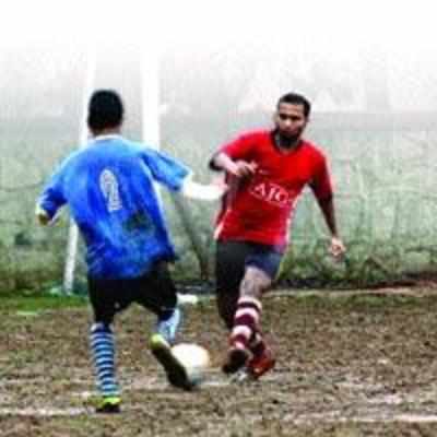 32 teams compete at 9-A-side football tourney