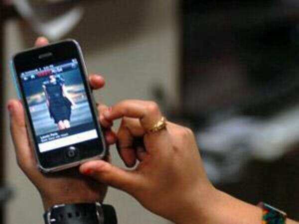 Smartphone companies may miss the fireworks