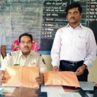 Cop refuses Rs. 100 bribe, lands drugs worth Rs.1cr