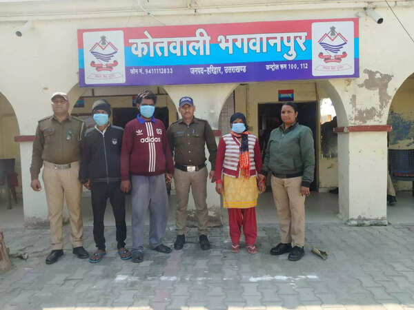 Woman, hubby, kin held for killing mahant of Haridwar ashram