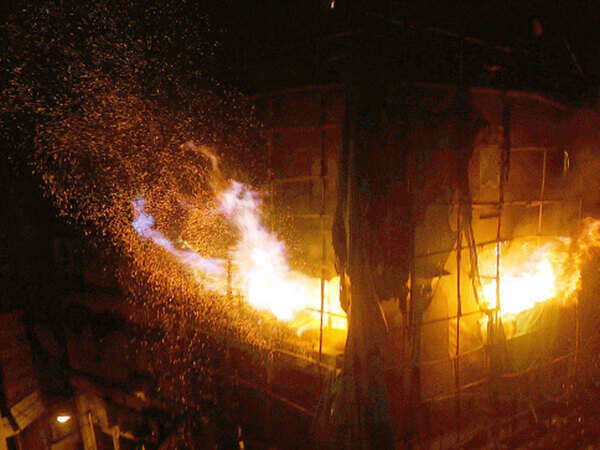 Fire breaks out in two-storey building in Karol Bagh, two dead