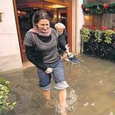 Venice hotel owners offer free boots