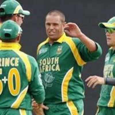 South Africa beat Ireland by 7 wickets (D/L method)