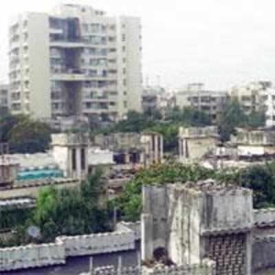 Builders' lobby watch out, Juhu residents on patrol