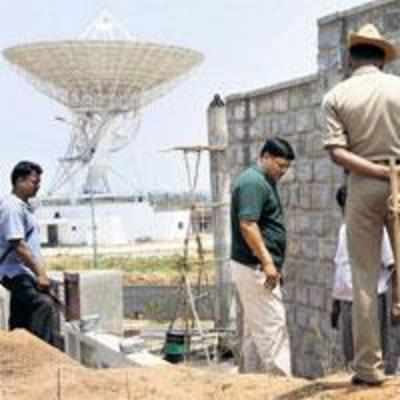 Two men fire at ISRO guards, flee