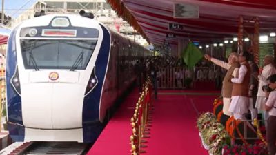 Narendra Modi Bhopal Visit Live Updates: PM Modi flags off Vande Bharat Express train between Bhopal and New Delhi at Rani Kamlapati Railway Station