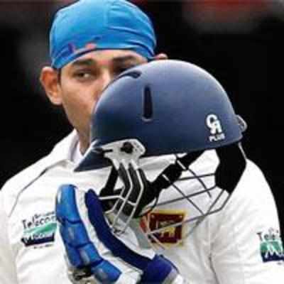 Dilshan stands tall for SL