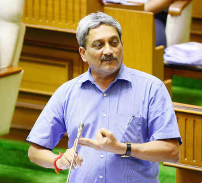 Manohar Parrikar resigns, Laxmikant Parsekar is new CM of Goa