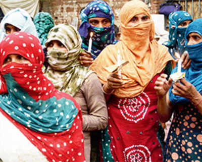 Akhilesh orders CBI probe into Badaun gang-rape