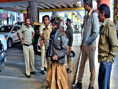 A carefree smoker, police siren and a scuffle to boot